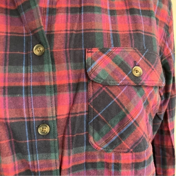 EDDIE Bauer 100% cotton plaid button down shirt. Size M - Picture 7 of 8